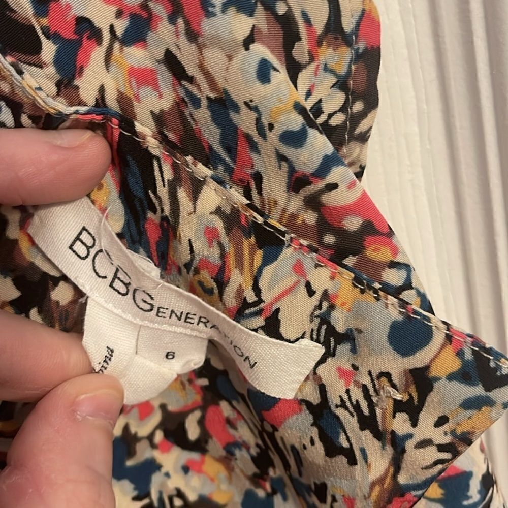 BCBGeneration Mini Dress Multicolored open back pockets size 6 EUC - Picture 6 of 11
